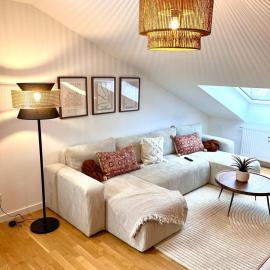 2-Zimmer Apartment - Zentral über den Dächern von Aschaffenburg - 5 min vom HBF - Gegenüber City Galerie
