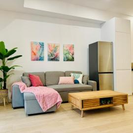 LOFT 2 - Space & Conform Close To Center