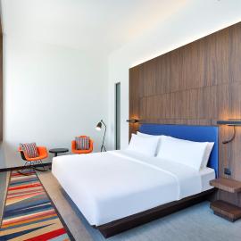 두바이에 위치한 호텔 Aloft by Marriott Dubai Airport