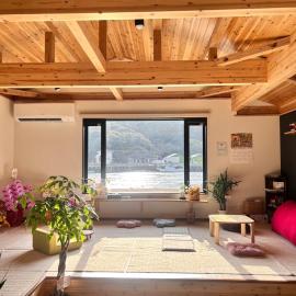 Guest House & Cafe Yamaboushi, hotell sihtkohas Tsushima