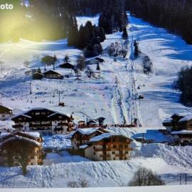 Appt 5 pers au pied des pistes FLUMET, PISCINE terrasse, parking, hotel in Flumet