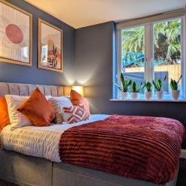 Seaside Escape - free on site parking! Pet friendly!