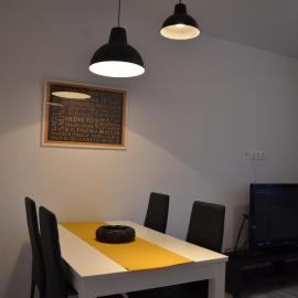 Second Floor Apartment, Hotel in Praid