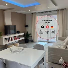 A few steps from BASEL with Balcony and free private Parking
