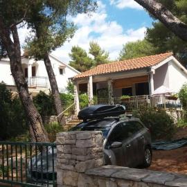 Seaside holiday house Maslinica, Solta - 23755, Hotel in Grohote