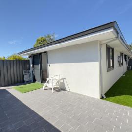 A2-Family friendly 2B1BHouse nr airport backyard&carparking