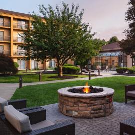 Courtyard by Marriott Fishkill，菲什基爾的飯店