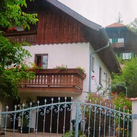 Ferienwohnung am Traunsee, hotelli kohteessa Eck