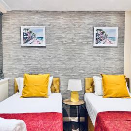 Canterbury City Centre 4 Bedrooms with onsite Parking - Long stay