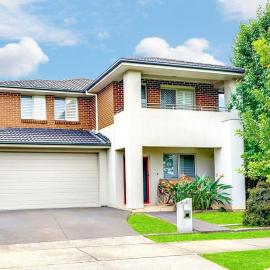 6 Bedroom Group House Sleeps 13 Near Western Sydney Airport Penrith – hotel w mieście Kingswood