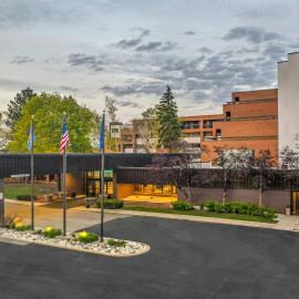 Delta Hotels by Marriott Mount Pleasant، فندق في راسين