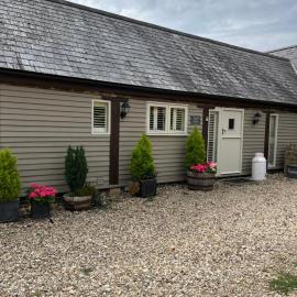 3 BEDROOM 5* BARN CONVERSION COTSWOLDS
