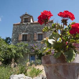 Stone house Na Rudini, hotel in Zlarin