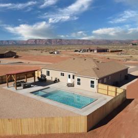 Brand New Home with Private Pool and Hot Tub, Hotel in Kanab