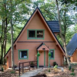 Lodge Nine for 6 with Hot Tub - Spa Resort in Devon, hotel i Chudleigh