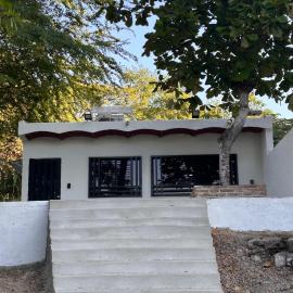 Tropical paradise awaits!, hotel a Platanitos