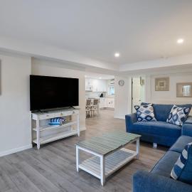 Blue Lagoon Gorgeous 3 BR Condo with Pool and Spa at Margarita Mansion, hotel a Fort Myers Beach