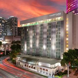 Courtyard Miami Downtown Brickell Area, hotel v Miami