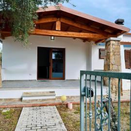 CASA SAS ENAS trilocale indipendente -Ammentos Posada -, hotel v destinaci Posada