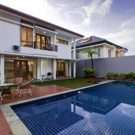 Family Only Villa Private Pool with City View - De Reiz Ara Syariah 4BR