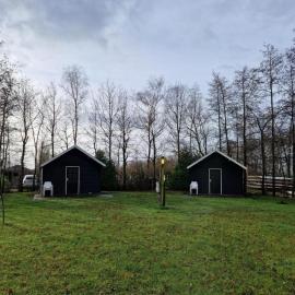 Zilveren maan blokhut 2, trekkershut 2, Hotel in De Valom
