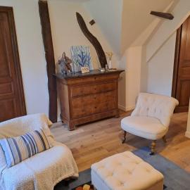 BERNAY Chambre avec Salon, salle d'eau privative et entrée indépendante, хотел в Берне