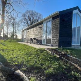 Group accommodation Huize Blokland on nature farm - 14p, hotel di Hem