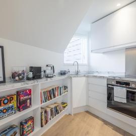 Beautiful Central Apt With Parking