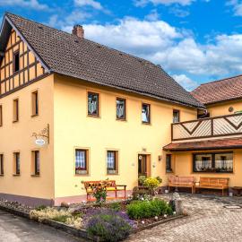The Old Farmhouse, hotel v mestu Burgpreppach