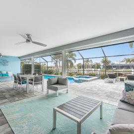 Tranquility Waterfront Villa with Pool & Dock, hotel u gradu Punta Gorda