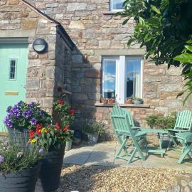 Idyllic Two bed country cottage