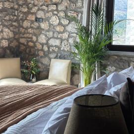 Wood & Stone Guesthouse, Hotel in Khrisovítsion