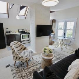 NEW Cabin in the Clouds Easy Downtown Access w Parking, hotel v destinácii Washington
