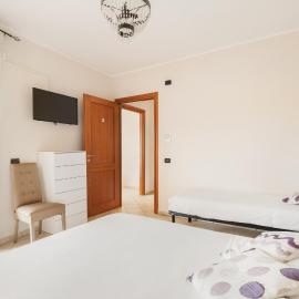 Giramondo Guest house, hotel in Fiumicino