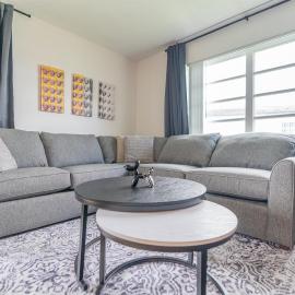 Modern Chic Getaway - Sleeps 11 - Palmwavestays