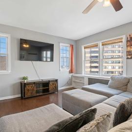 Escape to Raleigh Ave 3 Steps from the Beach