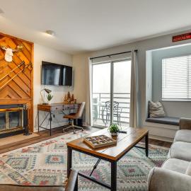 4 Mi to Dtwn Gatlinburg: Condo w/ Pool Access