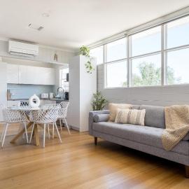 로즈버드에 위치한 호텔 Cosy Holiday Home 3BR near the beach with free parking