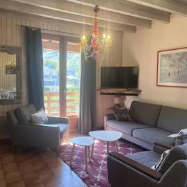Maison spacieuse avec parking et balcon à Cauterets - FR-1-812-21, hotel u gradu Kotere