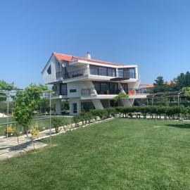 Villa IVIA