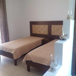 Deluxe villa gialos, hotell i Larissa