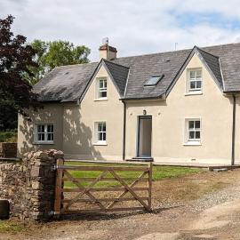 Unwind at Hilltop Farm Cottage with Valley Views, hotel a Cappoquin