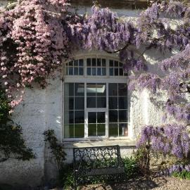 Escape to Garden Haybarn Loft in Georgian Estate Stay – hotel w mieście Cappoquin