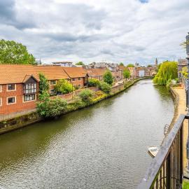 Swift Host - 2 Bedrooms - Apartment - Balcony - Central - River Views