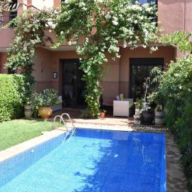 Villa avec piscine chauffée & privée, 3 chambres, hotel a Sraghna