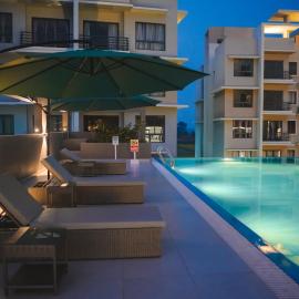 The Pearl Club Resort, hotel Szantiniketanban