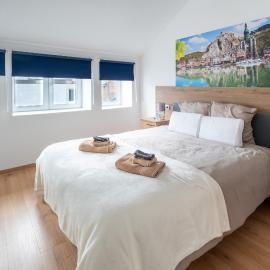 NOMAD APARTMENTS - Vue collégiale, hotel en Dinant