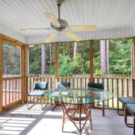 Cozy 4-bed, 2-bath Spacious Family Home
