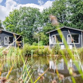 Tiny house XL - Vakantiepark De Kremmer, готель у місті Gasselte