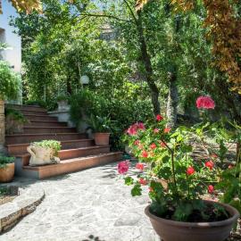 Charming House in Amelia with Lake View, 200 m²